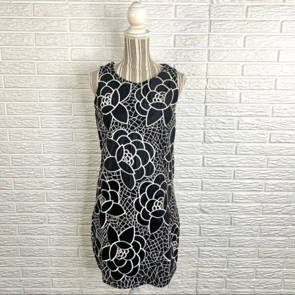 SB Black and White Embroidered Floral Dress Size 6